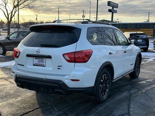 2020 Nissan Pathfinder SL