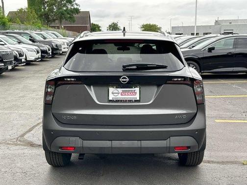 2025 Nissan Kicks SV