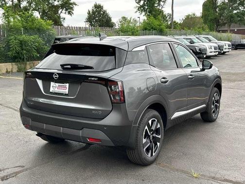 2025 Nissan Kicks SV