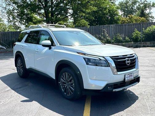 2025 Nissan Pathfinder SL