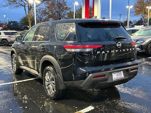 2025 Nissan Pathfinder S