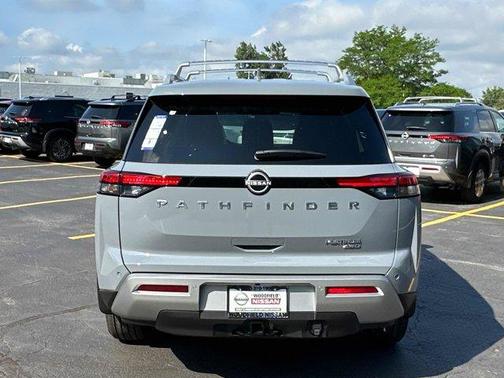 2025 Nissan Pathfinder Platinum
