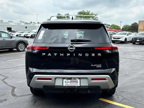 2025 Nissan Pathfinder Platinum