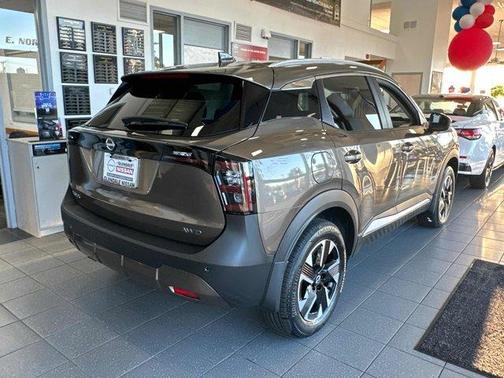 2025 Nissan Kicks SV