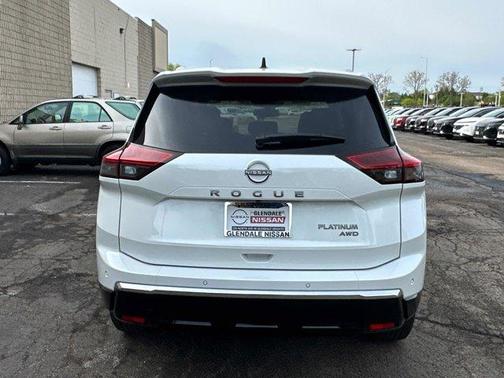 Everest White P 2026 Nissan Rogue Platinum