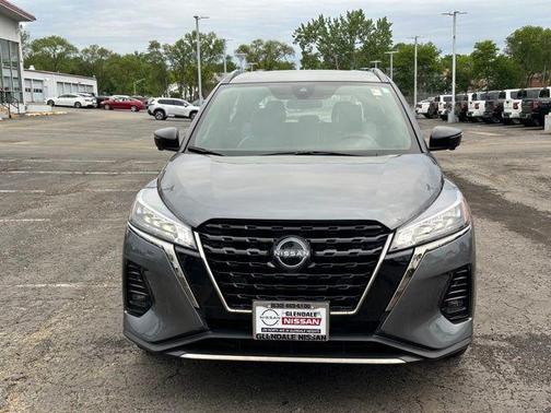 Gun Metallic 2023 Nissan Kicks SR