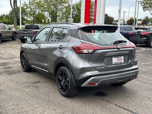 Gun Metallic 2023 Nissan Kicks SR