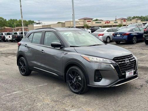 Gun Metallic 2023 Nissan Kicks SR