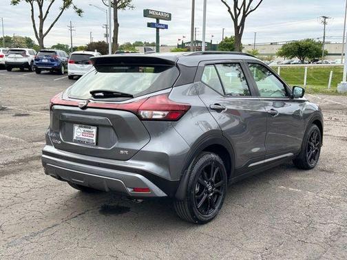 Gun Metallic 2023 Nissan Kicks SR