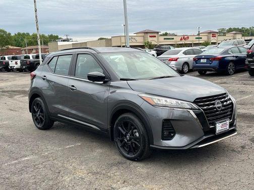 Gun Metallic 2023 Nissan Kicks SR