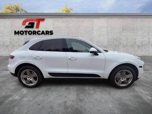 2017 Porsche Macan Base