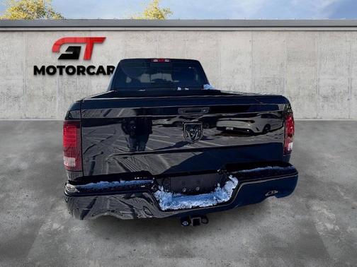 2017 RAM 1500 Night Crew Cab 4x4 5'7' Box