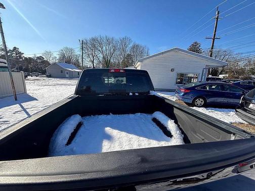 2017 RAM 1500 Night Crew Cab 4x4 5'7' Box