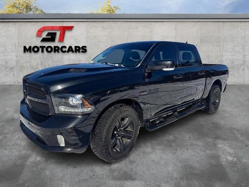 2017 RAM 1500 Night Crew Cab 4x4 5'7' Box