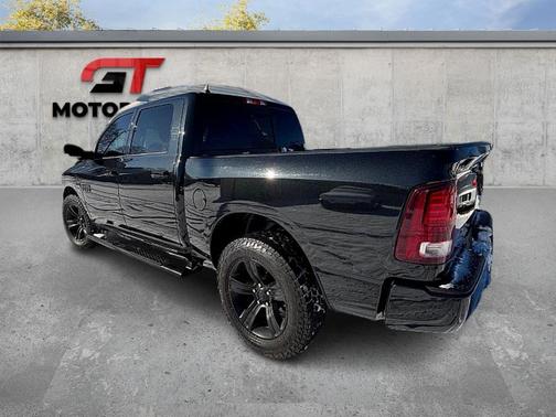 2017 RAM 1500 Night Crew Cab 4x4 5'7' Box