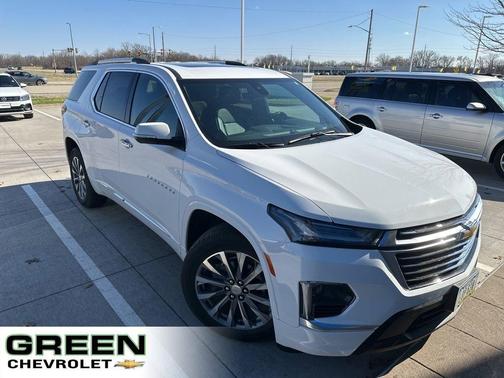 White 2023 Chevrolet Traverse Premier