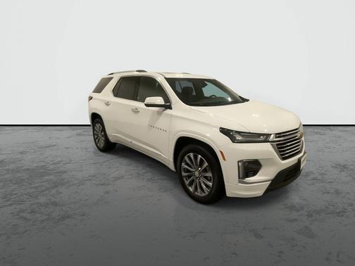 White 2023 Chevrolet Traverse Premier