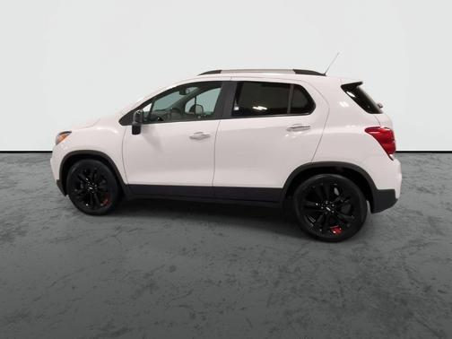 White 2019 Chevrolet Trax LT