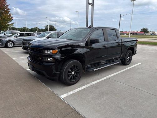 Black 2019 Chevrolet Silverado 1500 Custom