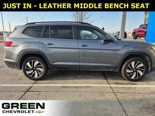 2025 Volkswagen Atlas 2.0T SE w/Technology