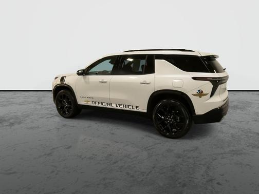 White 2025 Chevrolet Traverse RS