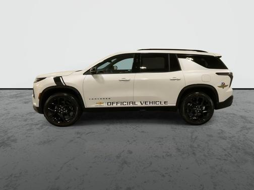 White 2025 Chevrolet Traverse RS