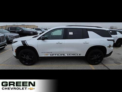 White 2025 Chevrolet Traverse RS