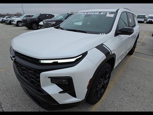 White 2025 Chevrolet Traverse RS