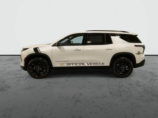 White 2025 Chevrolet Traverse RS