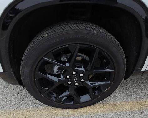 White 2025 Chevrolet Traverse RS