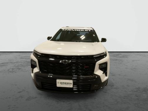 White 2025 Chevrolet Traverse RS