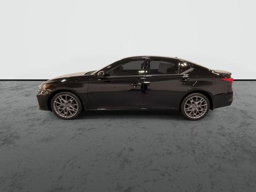 Black 2023 Nissan Altima 2.0 SR