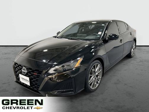 Black 2023 Nissan Altima 2.0 SR