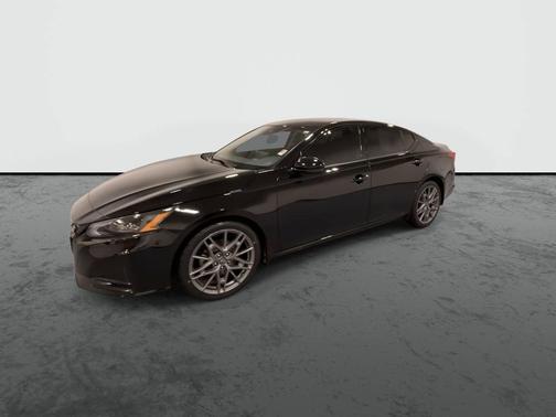 Black 2023 Nissan Altima 2.0 SR