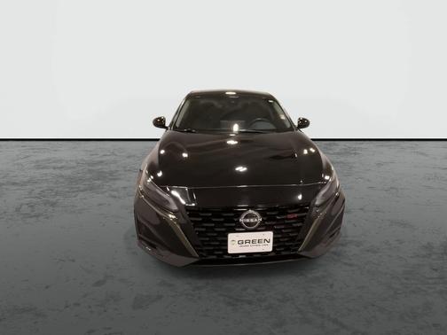 Black 2023 Nissan Altima 2.0 SR