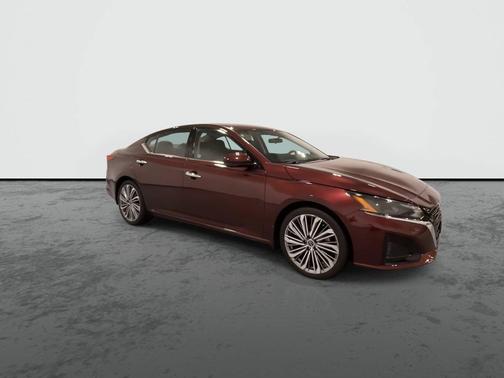 Garnet Pearl 2023 Nissan Altima 2.5 SL