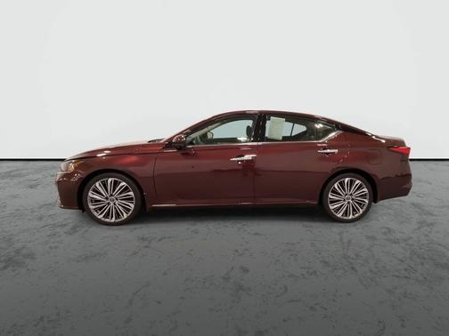Garnet Pearl 2023 Nissan Altima 2.5 SL