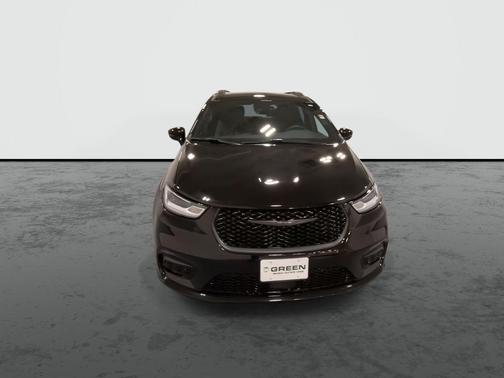 Black 2025 Chrysler Pacifica Limited