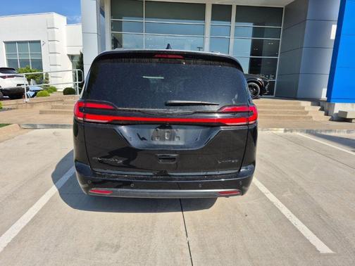 Black 2025 Chrysler Pacifica Limited