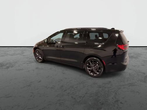 Black 2025 Chrysler Pacifica Limited