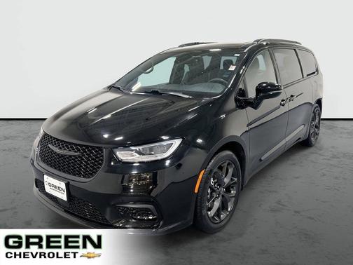 Black 2025 Chrysler Pacifica Limited