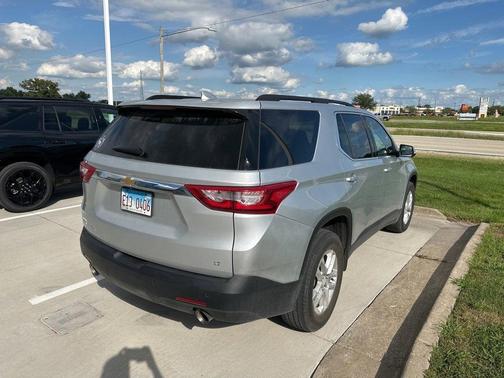 2021 Chevrolet Traverse LT Cloth