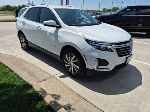 White 2022 Chevrolet Equinox Premier