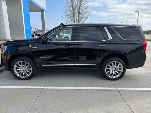 Black 2021 GMC Yukon Denali