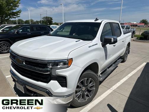White 2022 Chevrolet Silverado 1500 LT