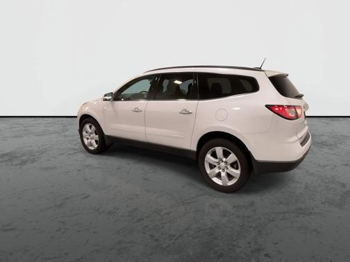 White 2016 Chevrolet Traverse 1LT