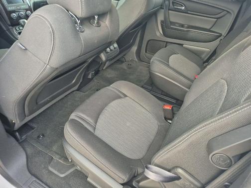 White 2016 Chevrolet Traverse 1LT