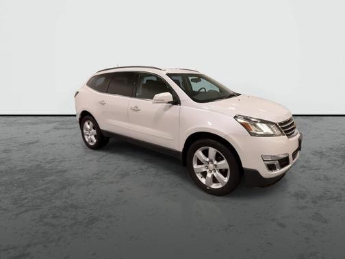 White 2016 Chevrolet Traverse 1LT