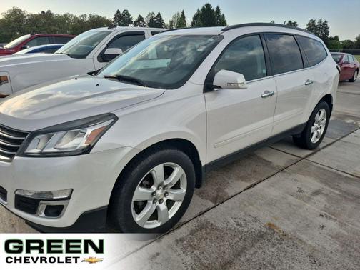 White 2016 Chevrolet Traverse 1LT