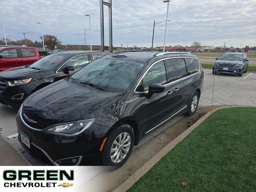 2019 Chrysler Pacifica Touring-L